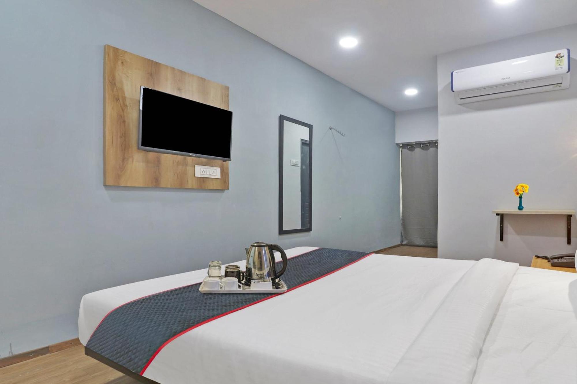 Townhouse S Continental Hotell Hyderabad Exteriör bild