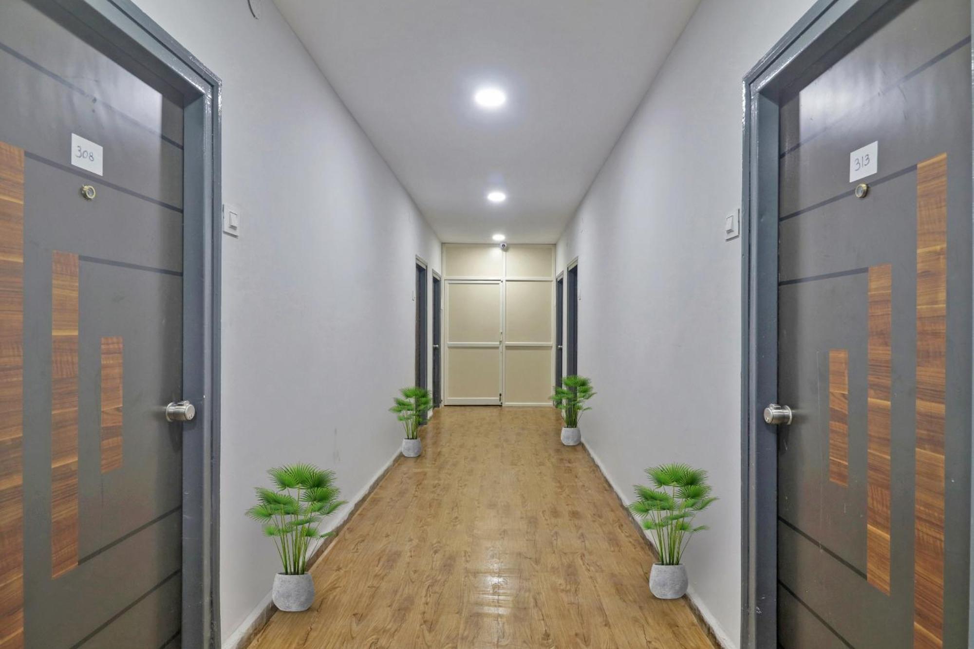 Townhouse S Continental Hotell Hyderabad Exteriör bild